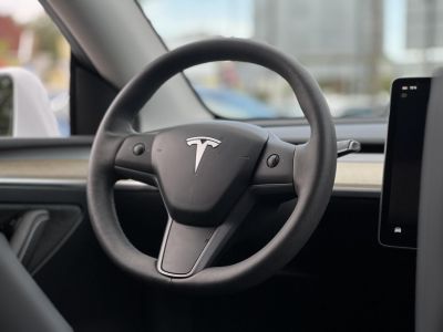 TESLA MODEL Y RWD (Automata) 87e km. Ryzen processzor. 2031-ig garanciális. téli-nyári kerékszett!