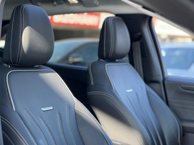 FORD KUGA 2.5 PHEV Vignale CVT panoráma tető. végig vezetett szervizkönyv