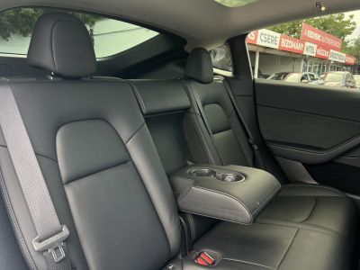 TESLA MODEL Y RWD (Automata) 87e km. Ryzen processzor. 2031-ig garanciális. téli-nyári kerékszett!