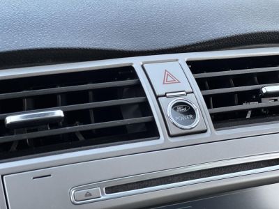 FORD KUGA 2.5T Titanium Individual 4WD (Automata) Magyarországi. 4 évszakos gumik. világos belső. vezérlés cserélve!