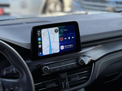 FORD KUGA 2.5 PHEV Vignale CVT panoráma tető. végig vezetett szervizkönyv