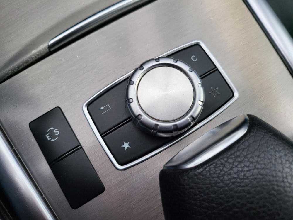 MERCEDES-BENZ E-OSZTÁLY E 200 Avantgarde (Automata) Napfénytető Ülésfűtés F1 váltó Bőr belső A legjobb áron!