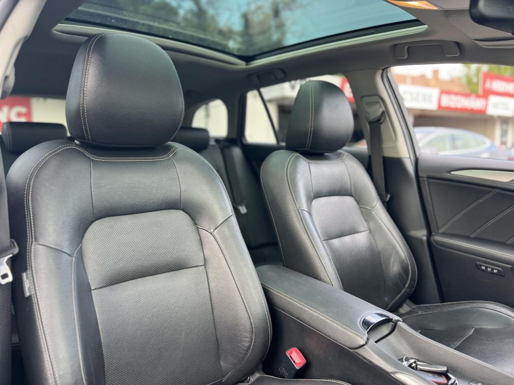 TOYOTA AVENSIS Touring Sports 2.0 Executive CVT Magyarországi. Magasan felszerelt. Rendszeresen karbantartott!