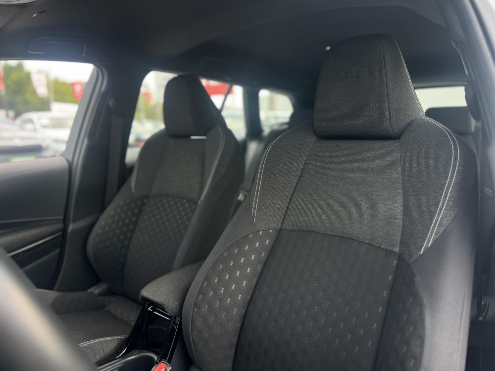 TOYOTA COROLLA Touring Sports 1.8 Hybrid Comfort Style Tech e-CVT M.o.-i. 1.tul. 57e km. végig márkaszervizelt!