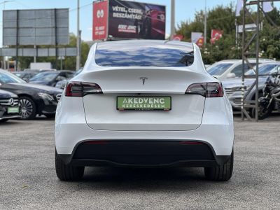 TESLA MODEL Y RWD (Automata) 87e km. Ryzen processzor. 2031-ig garanciális. téli-nyári kerékszett!