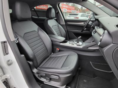ALFA ROMEO STELVIO 2.2 D(Automata) Sprint LED Távtartó Sávtartó Navigáció Keyless Kamera Félbőr