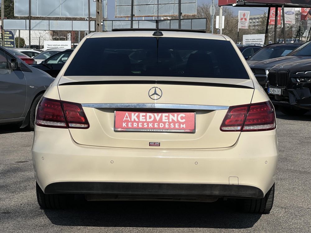 MERCEDES-BENZ E-OSZTÁLY E 200 Avantgarde (Automata) Napfénytető Ülésfűtés F1 váltó Bőr belső A legjobb áron!