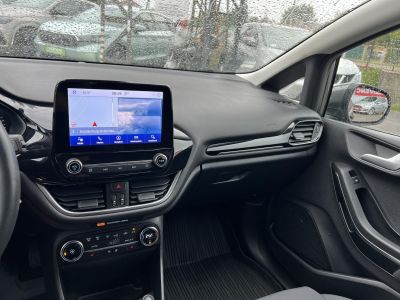 FORD FIESTA 1.0 EcoBoost mHEV Titanium 42e km. LED Távtartó Holttér Ülésfűtés Kamera Carplay Megkímélt állapot!