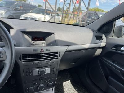 OPEL ASTRA H 1.4 GTC Cosmo M.o.-i. 1.tul. 113e km!
