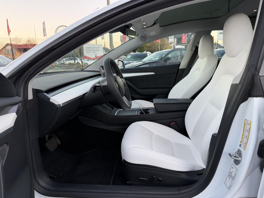 TESLA MODEL 3 Long Range AWD (Automata) 75e km. FEHÉR BELSŐ!