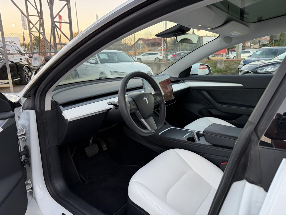 TESLA MODEL 3 Long Range AWD (Automata) 75e km. FEHÉR BELSŐ!