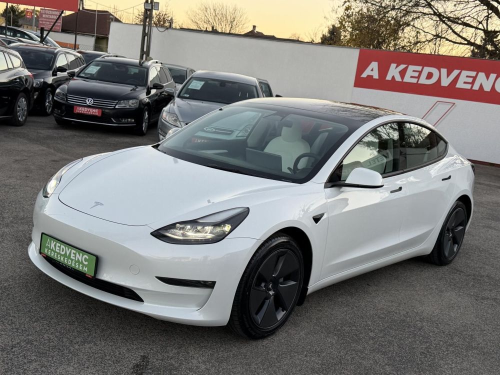 TESLA MODEL 3 Long Range AWD (Automata) 75e km. FEHÉR BELSŐ!