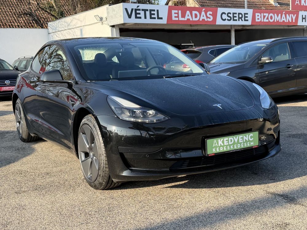 TESLA MODEL 3 Standard Range Plus Aut 139e km. mátrix LED. garanciális. hőszivattyú!