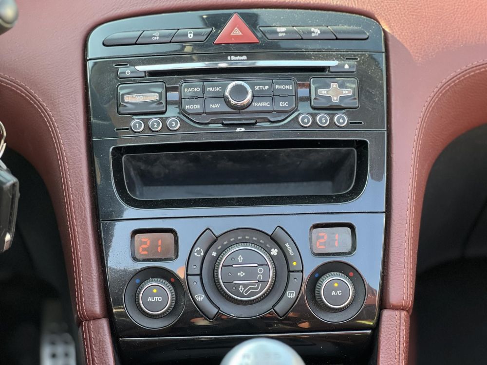 PEUGEOT 308 CC 1.6 THP Premium Pack 91e km. Magyarországi. memóriás ülés. ülésfűtés. barna bőr. vezérlés cserélve!