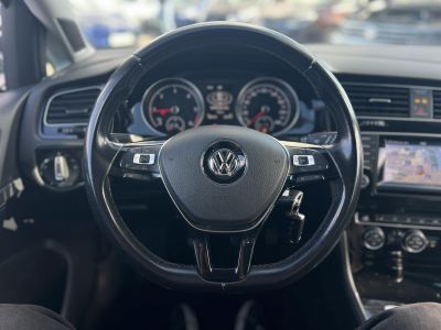 VOLKSWAGEN GOLF VII Variant 2.0 TDI Comfortline 4Motion Dynaudio HIFI. végig vezetett szervízkönyv