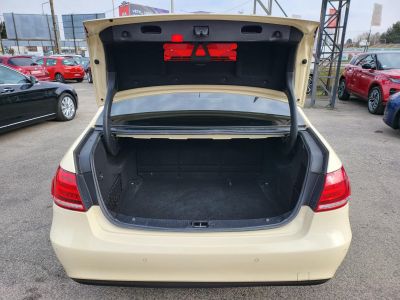 MERCEDES-BENZ E-OSZTÁLY E 200 Avantgarde (Automata) Napfénytető Ülésfűtés F1 váltó Bőr belső A legjobb áron!