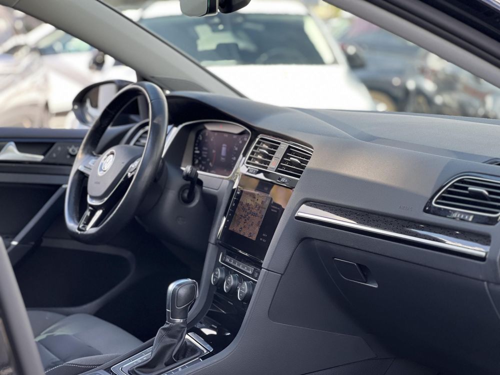 VOLKSWAGEN GOLF VII 2.0 TDI BMT Comfortline DSG 62e km. panorámatető. virtual cockpit. téli-nyári kerék szett!