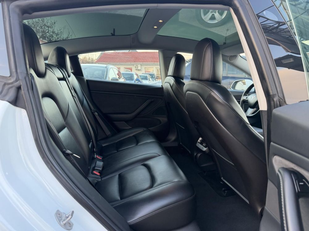 TESLA MODEL 3 Long Range AWD (Automata) Azonnal elvihető. Magyar rendszámos!