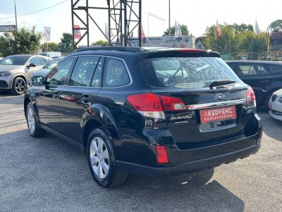 SUBARU OUTBACK 2.0 D Comfort 4WD 125e km. Klíma Tempomat Bluetooth Napfénytető Ülésfűtés