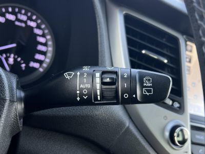 HYUNDAI TUCSON 1.7 CRDi Premium LED Navi Tempomat Ülésfűtés Kamera Bluetooth Megkímélt 122e km!
