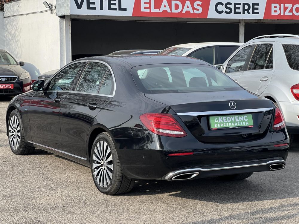 MERCEDES-BENZ E 350 e 9G-TRONIC 150e km. Bőr belső. kamera. frissen szervizelt