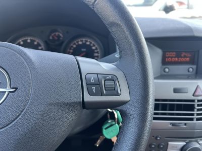 OPEL ASTRA H 1.4 GTC Cosmo M.o.-i. 1.tul. 113e km. 4 évszakos gumik!