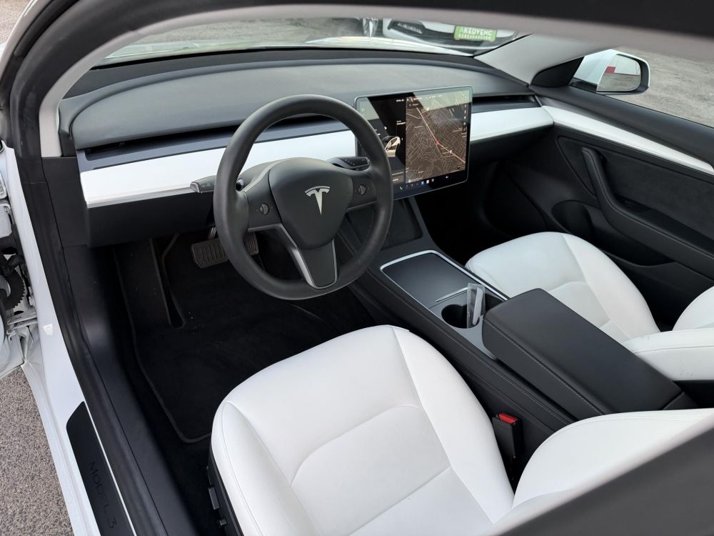 TESLA MODEL 3 Long Range AWD (Automata) 75e km. FEHÉR BELSŐ!