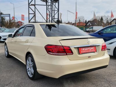 MERCEDES-BENZ E-OSZTÁLY E 200 Avantgarde (Automata) Napfénytető Ülésfűtés F1 váltó Bőr belső A legjobb áron!