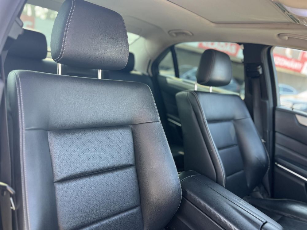 MERCEDES-BENZ E-OSZTÁLY E 200 Avantgarde (Automata) Napfénytető Ülésfűtés F1 váltó Bőr belső A legjobb áron!