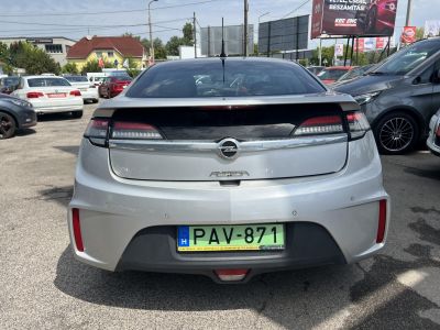 OPEL AMPERA E-Pioneer (Automata) 50km-es elektromos hatótáv. BOSE. 4 évszakos gumik. Rendszeresen karbantartott!