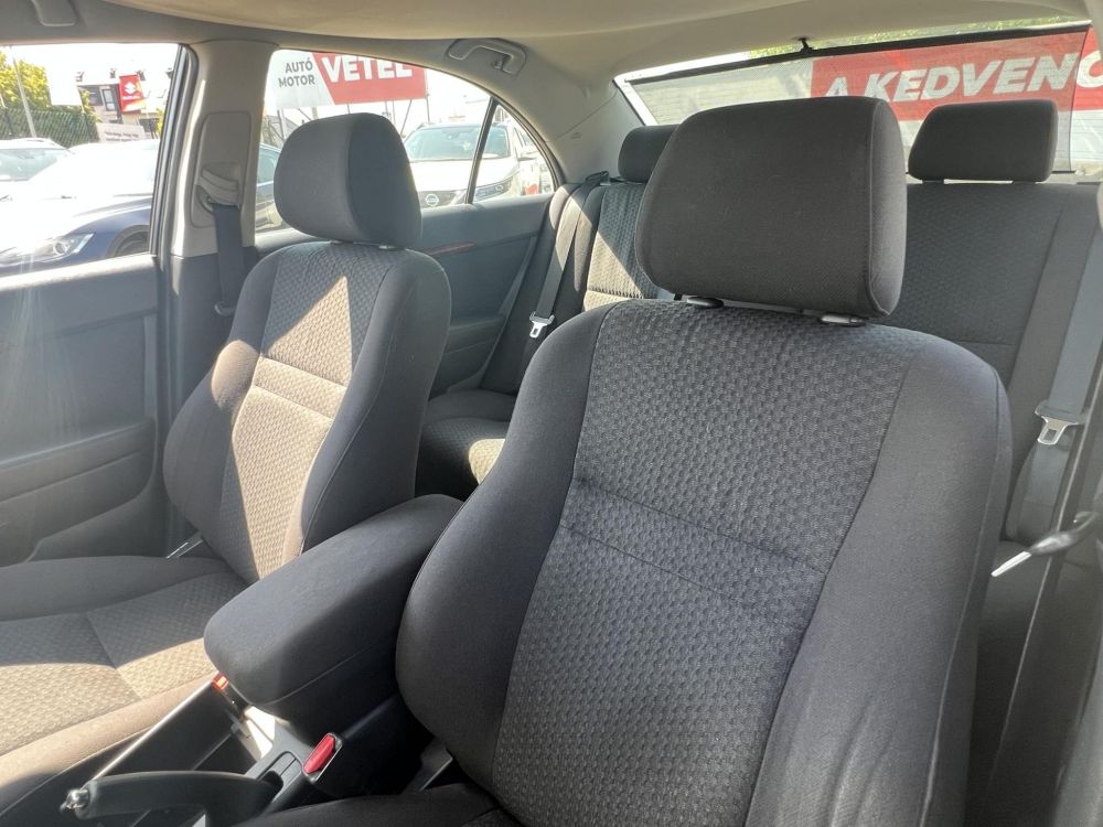 TOYOTA AVENSIS 2.0 D Webasto Ülésfűtés Tempomat Hideg Digitklíma!