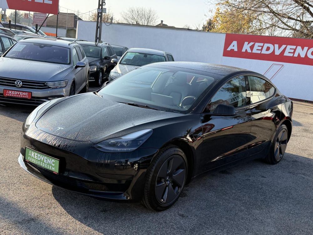 TESLA MODEL 3 Standard Range Plus Aut 139e km. mátrix LED. garanciális. hőszivattyú!