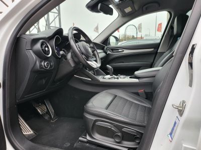 ALFA ROMEO STELVIO 2.2 D(Automata) Sprint LED Távtartó Sávtartó Navigáció Keyless Kamera Félbőr