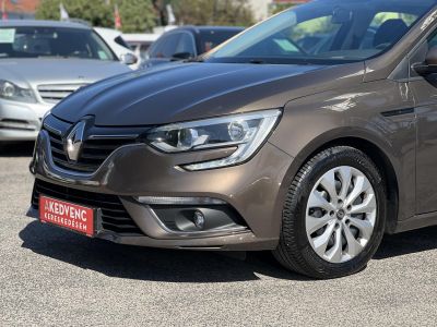 RENAULT MEGANE GrandCoupé 1.6 SCe Limited Magyarország 106e km Gyári fényezés Márkaszervizelt!