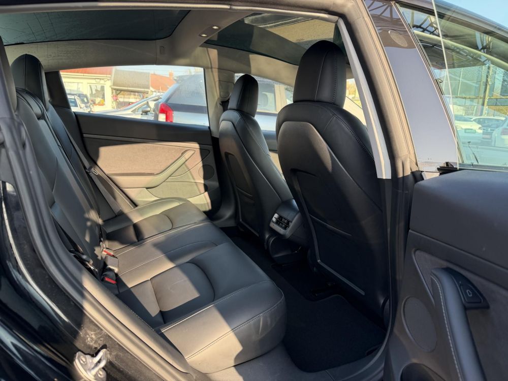 TESLA MODEL 3 Standard Range Plus Aut 139e km. mátrix LED. garanciális. hőszivattyú!