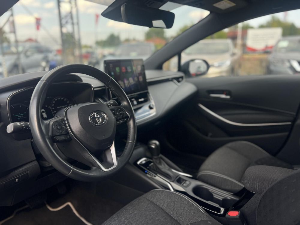 TOYOTA COROLLA Touring Sports 1.8 Hybrid Comfort Style Tech e-CVT M.o.-i. 1.tul. 57e km. végig márkaszervizelt!