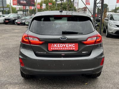 FORD FIESTA 1.0 EcoBoost mHEV Titanium 42e km. LED Távtartó Holttér Ülésfűtés Kamera Carplay Megkímélt állapot!