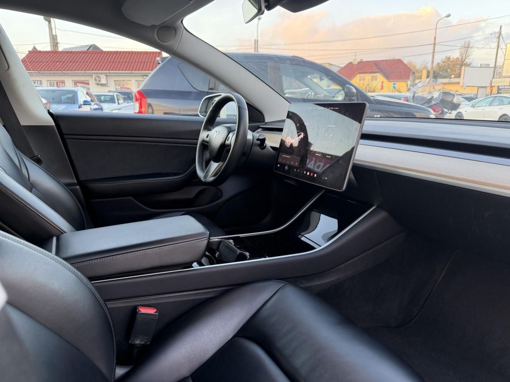 TESLA MODEL 3 Long Range AWD (Automata) Azonnal elvihető. Magyar rendszámos!