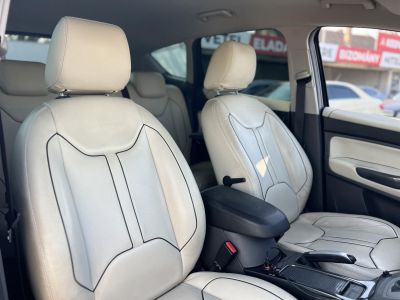 FORD KUGA 2.5T Titanium Individual 4WD (Automata) Magyarországi. 4 évszakos gumik. világos belső. vezérlés cserélve!