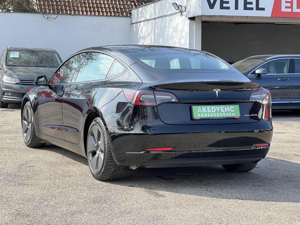 TESLA MODEL 3 Long Range AWD (Automata) 50e km. hőszivattyú. téli-nyári kerékszett
