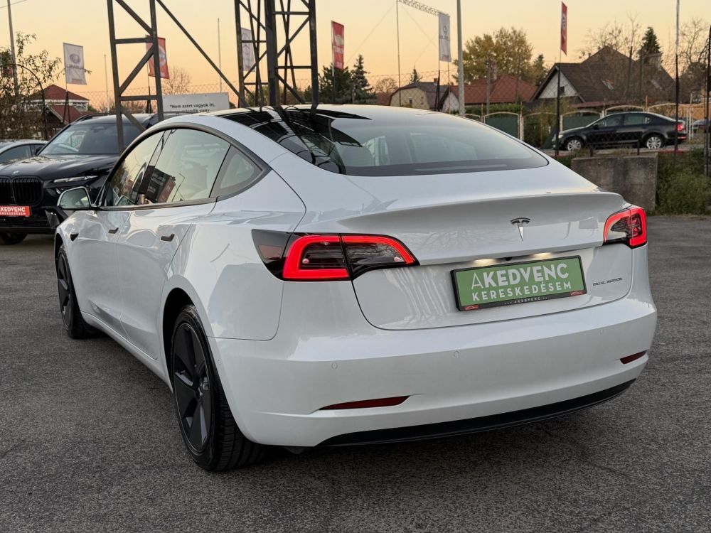 TESLA MODEL 3 Long Range AWD (Automata) 75e km. FEHÉR BELSŐ!