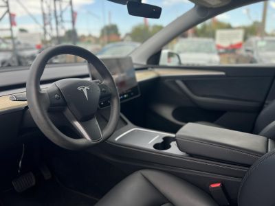 TESLA MODEL Y RWD (Automata) 87e km. Ryzen processzor. 2031-ig garanciális. téli-nyári kerékszett!