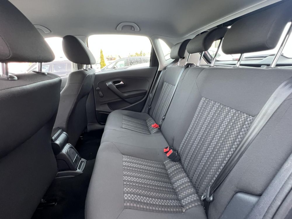 VOLKSWAGEN POLO 1.0 MPI Trendline 172e km. Klíma