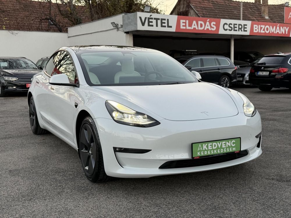 TESLA MODEL 3 Long Range AWD (Automata) 75e km. FEHÉR BELSŐ!