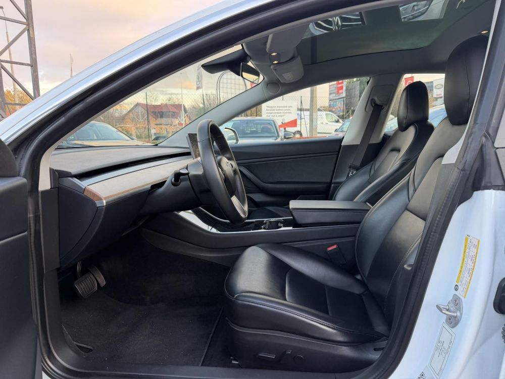 TESLA MODEL 3 Long Range AWD (Automata) Azonnal elvihető. Magyar rendszámos!