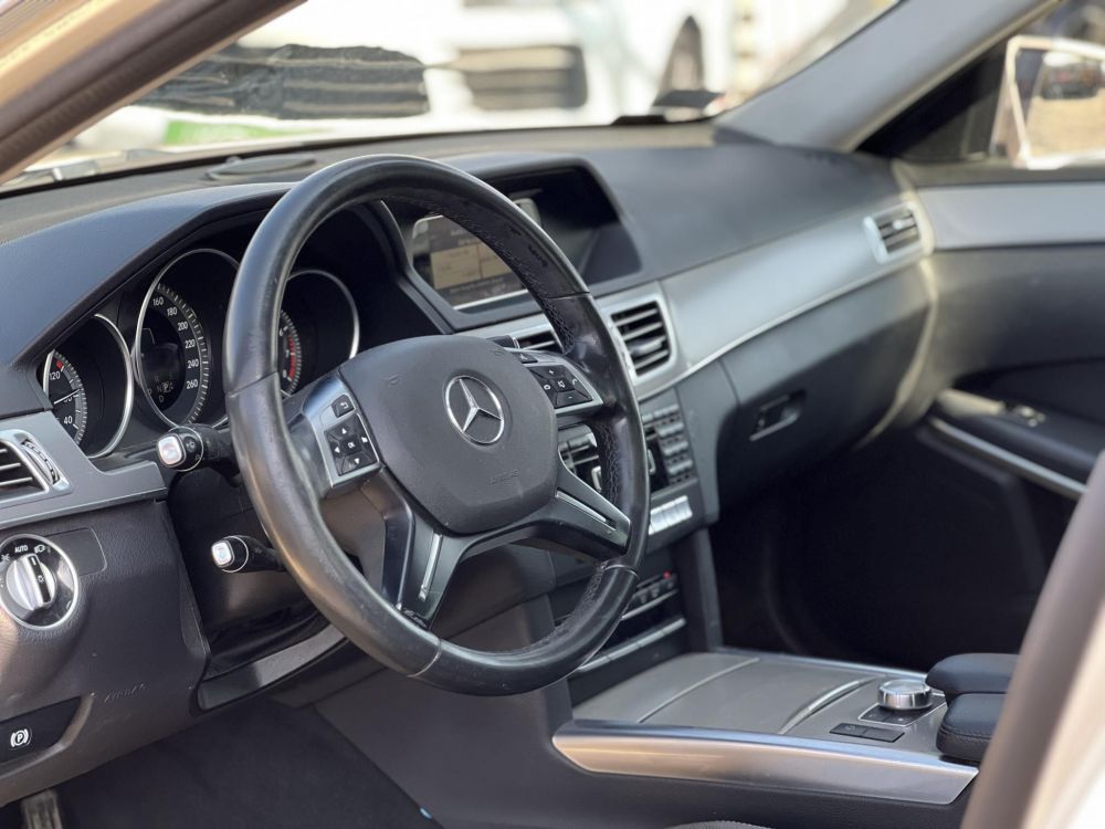 MERCEDES-BENZ E-OSZTÁLY E 200 Avantgarde (Automata) Napfénytető Ülésfűtés F1 váltó Bőr belső A legjobb áron!