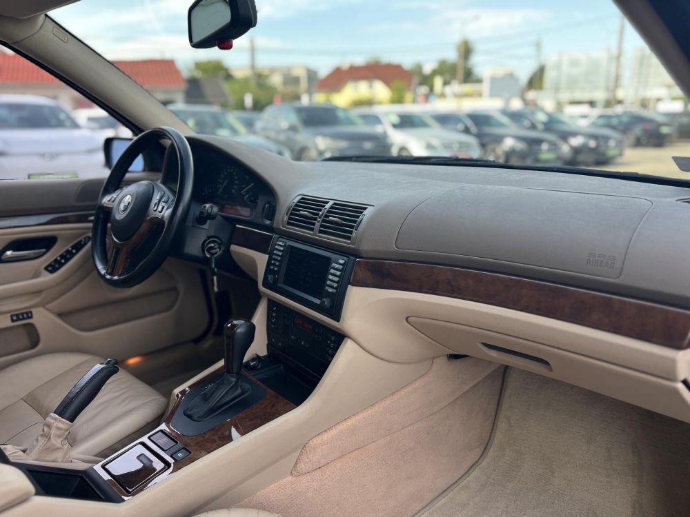 BMW 540i (Automata) Rozsdamentes. frissen szervizelt. végig vezetett szervizkönyv!