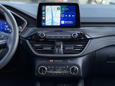 FORD KUGA 2.5 PHEV Vignale CVT panoráma tető. végig vezetett szervizkönyv