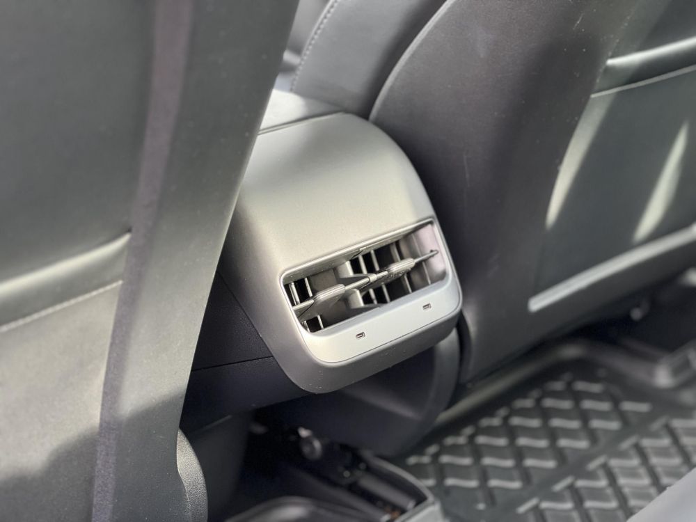 TESLA MODEL 3 Long Range AWD (Automata) 500km-es hatótáv. mátrix LED. garanciális. hőszívattyú. 4 évszakos gumik!