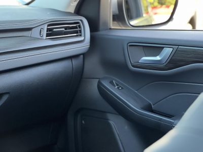 FORD KUGA 2.5 PHEV Vignale CVT panoráma tető. végig vezetett szervizkönyv